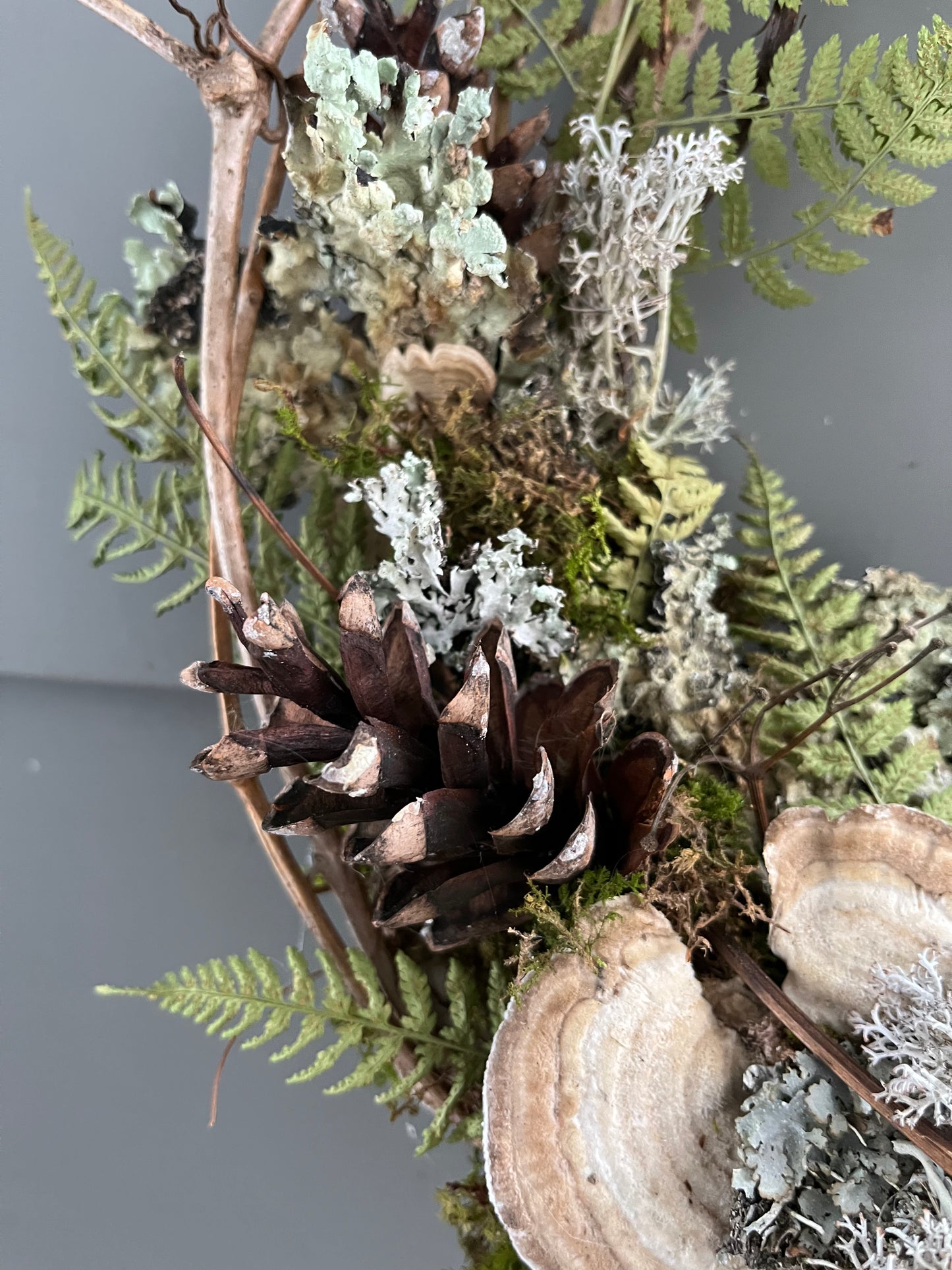 Shelf mushroom wreath